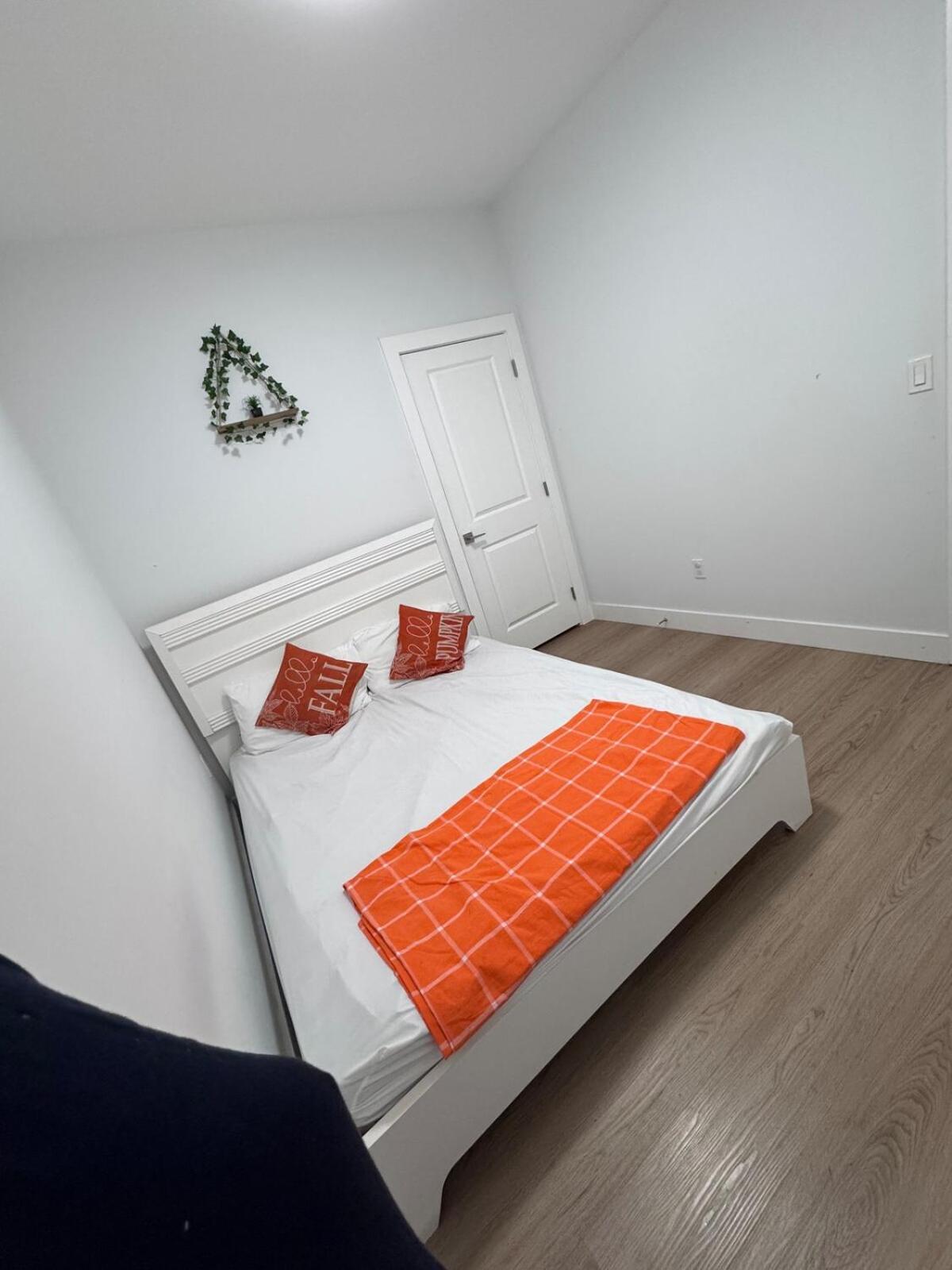 Sweet Home 2 Bedroom Suite Surrey Exteriör bild
