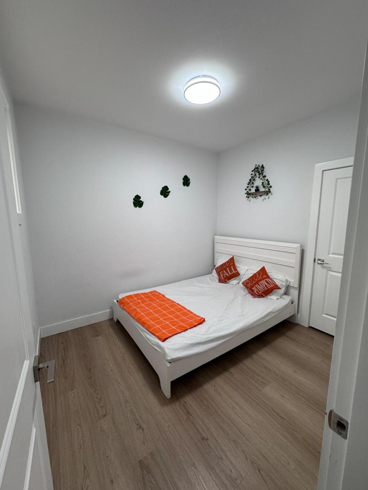 Sweet Home 2 Bedroom Suite Surrey Exteriör bild